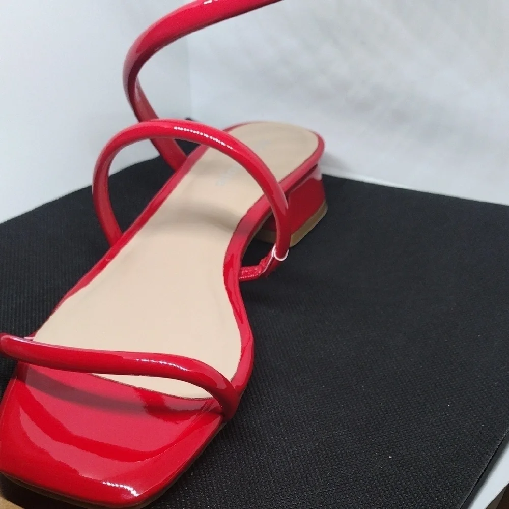 NIB Modatope Red Strappy Block Heels - Size 6